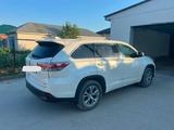 Toyota Highlander 2014 года за 14 500 000 тг. в Актобе – фото 3