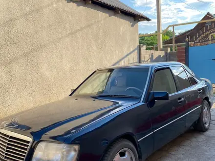 Mercedes-Benz E 220 1994 года за 2 500 000 тг. в Шу – фото 4