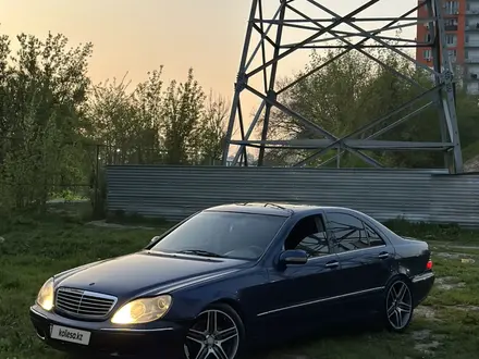 Mercedes-Benz S 500 2000 года за 2 650 000 тг. в Алматы