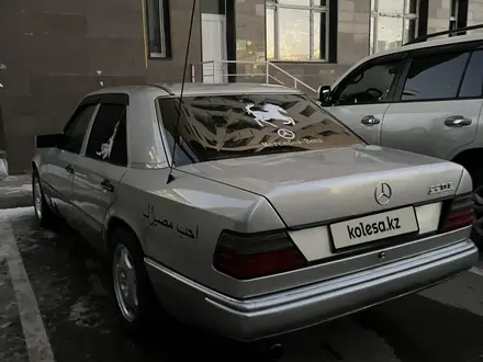 Mercedes-Benz E 220 1993 года за 2 500 000 тг. в Туркестан