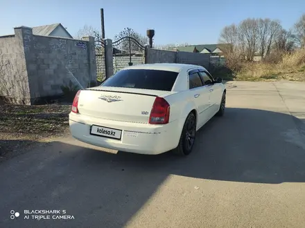 Chrysler 300C 2005 года за 5 000 000 тг. в Алматы – фото 11