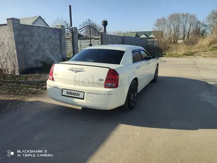 Chrysler 300C 2005 года за 5 000 000 тг. в Алматы – фото 12