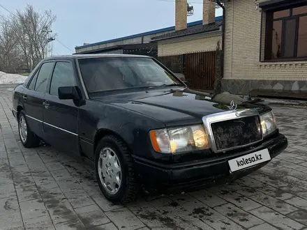 Mercedes-Benz E 200 1989 года за 1 450 000 тг. в Костанай