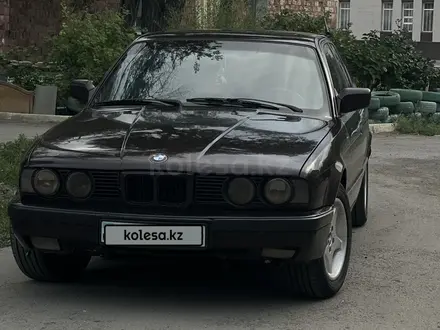 BMW 525 1991 года за 2 700 000 тг. в Жезказган – фото 2