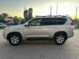 Toyota Land Cruiser Prado 2010 года за 12 500 000 тг. в Актобе – фото 3