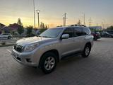 Toyota Land Cruiser Prado 2010 года за 12 500 000 тг. в Актобе – фото 2