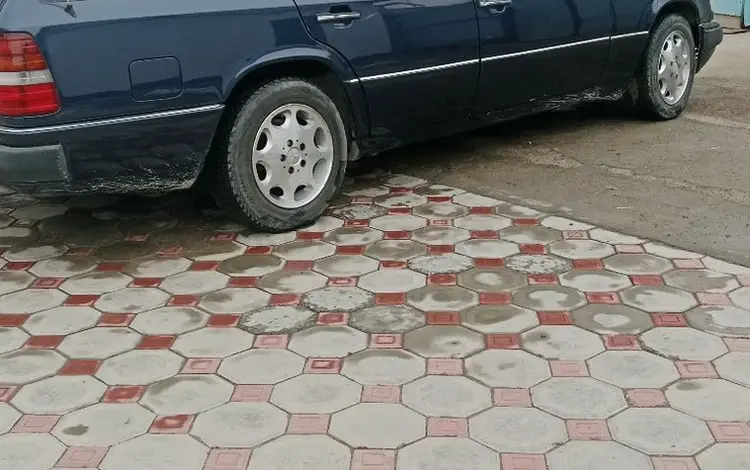 Mercedes-Benz E 220 1995 года за 2 250 000 тг. в Алматы
