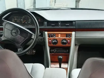 Mercedes-Benz E 220 1995 года за 2 250 000 тг. в Алматы – фото 3