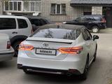 Toyota Camry 2020 года за 14 500 000 тг. в Усть-Каменогорск – фото 5