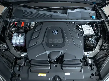 Volkswagen Touareg Business Atmosphere 2022 года за 60 500 000 тг. в Семей – фото 8