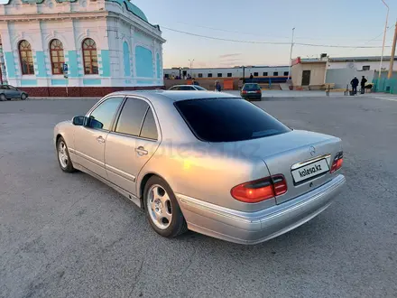 Mercedes-Benz E 240 1999 года за 4 200 000 тг. в Кызылорда – фото 3