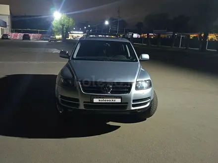 Volkswagen Touareg 2005 года за 5 500 000 тг. в Алматы – фото 10