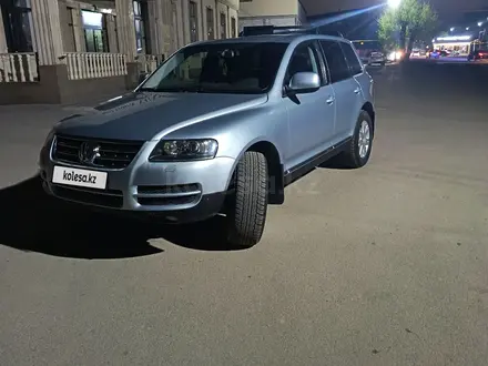 Volkswagen Touareg 2005 года за 5 500 000 тг. в Алматы – фото 14