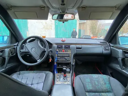 Mercedes-Benz E 280 1996 года за 3 000 000 тг. в Атырау – фото 9