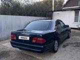 Mercedes-Benz E 230 1996 годаүшін1 900 000 тг. в Усть-Каменогорск – фото 4
