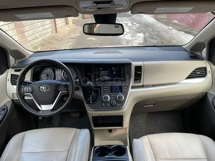 Toyota Sienna 2018 года за 14 300 000 тг. в Алматы – фото 9