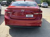 Hyundai Elantra 2018 года за 5 500 000 тг. в Уральск – фото 5