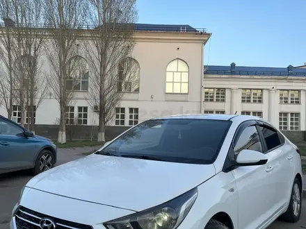 Hyundai Accent 2019 года за 6 000 000 тг. в Астана