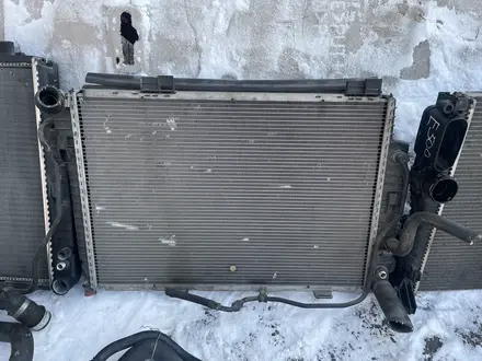 Радиатор охлаждения основной подрубки в оригинале отличном состоянии за 55 500 тг. в Алматы – фото 2