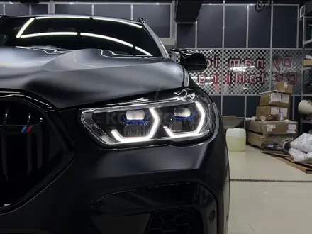 BMW X6 M 2021 года за 75 000 000 тг. в Астана – фото 7