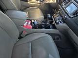 Kia Carnival 2017 года за 11 500 000 тг. в Шымкент – фото 4