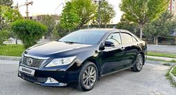 Toyota Camry 2013 года за 9 450 000 тг. в Шымкент – фото 2