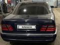Mercedes-Benz E 320 1998 года за 3 200 000 тг. в Караганда – фото 4