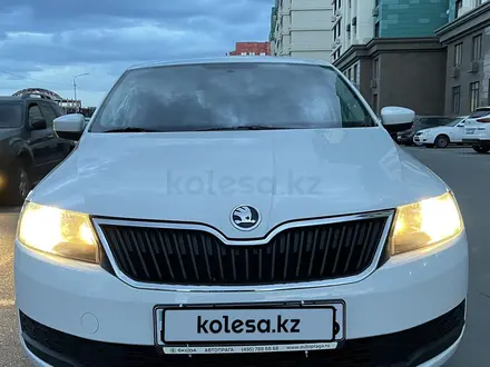 Skoda Rapid 2019 года за 8 200 000 тг. в Атырау – фото 2