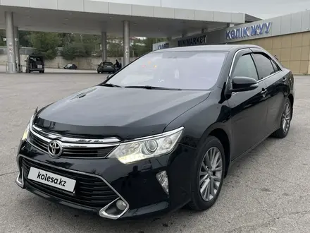 Toyota Camry 2015 года за 10 500 000 тг. в Алматы – фото 2