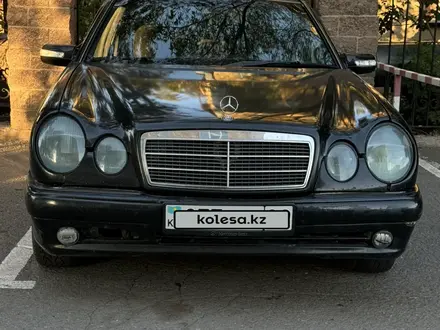 Mercedes-Benz E 200 1996 года за 2 150 000 тг. в Караганда – фото 16