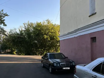 Mercedes-Benz E 200 1996 года за 2 150 000 тг. в Караганда – фото 25