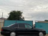 Mercedes-Benz E 200 1997 года за 900 000 тг. в Атырау – фото 2