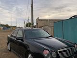 Mercedes-Benz E 200 1997 года за 900 000 тг. в Атырау