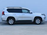 Toyota Land Cruiser Prado 2023 года за 23 500 000 тг. в Атырау – фото 4