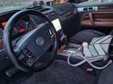 Volkswagen Touareg 2004 года за 3 900 000 тг. в Костанай – фото 3