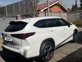 Toyota Highlander 2022 годаүшін21 700 000 тг. в Алматы – фото 3