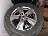 Зимние шины с дисками за 140 000 тг. в Атырау