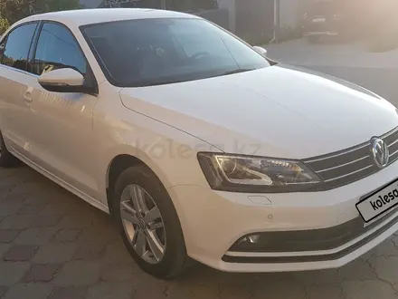 Volkswagen Jetta 2015 года за 7 200 000 тг. в Атырау – фото 2