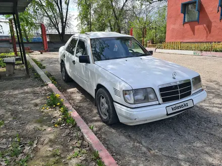 Mercedes-Benz E 250 1993 года за 1 800 000 тг. в Алматы – фото 8