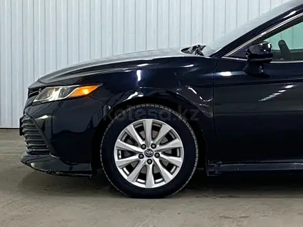 Toyota Camry 2018 года за 8 696 700 тг. в Астана – фото 6