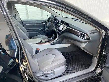 Toyota Camry 2018 года за 8 696 700 тг. в Астана – фото 9