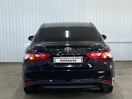 Toyota Camry 2018 года за 8 696 700 тг. в Астана – фото 4