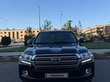 Toyota Land Cruiser 2017 года за 26 500 000 тг. в Астана