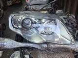 Передняя правая фара на Volkswagen Passat B6 ксенон за 60 000 тг. в Алматы – фото 3