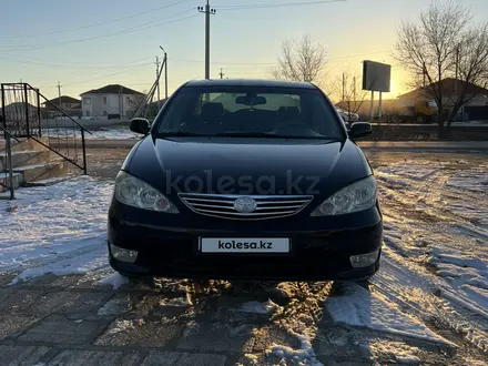 Toyota Camry 2005 года за 6 000 000 тг. в Жанаозен – фото 3