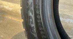 Зимняя резина ROADX 235/50/R19 за 135 000 тг. в Алматы
