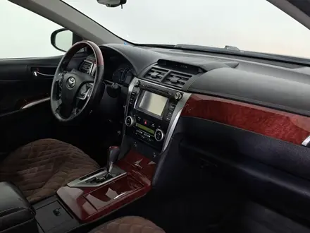 Toyota Camry 2011 года за 7 590 000 тг. в Астана – фото 23