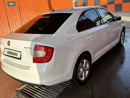 Skoda Rapid 2014 года за 4 800 000 тг. в Атырау – фото 2