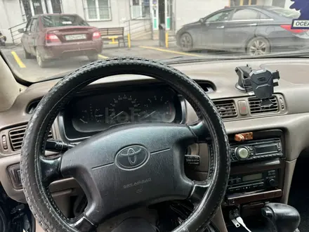 Toyota Camry 1998 года за 2 750 000 тг. в Алматы – фото 11