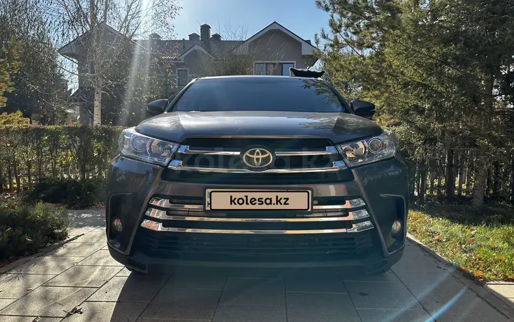 Toyota Highlander 2016 года за 16 000 000 тг. в Астана